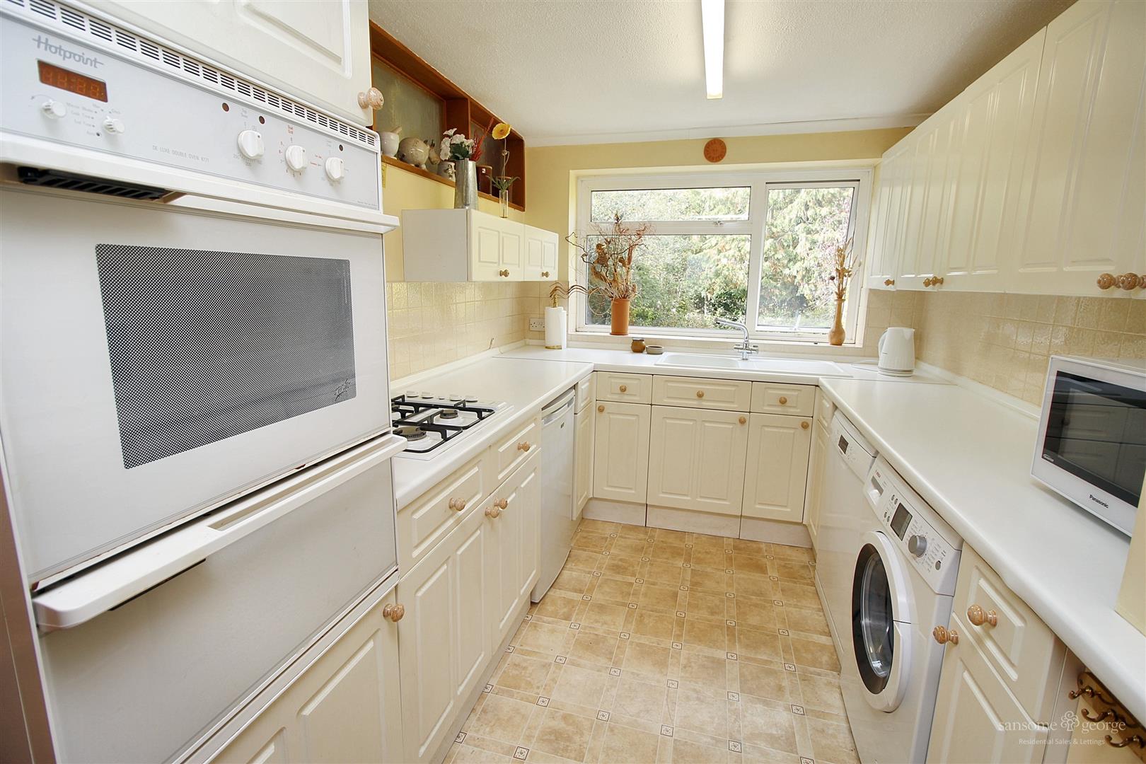 Warborough Avenue, Tilehurst, Reading